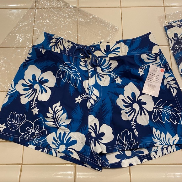 Kids Hawaiian print shorts for sale! Size 13. Brand new! - Picture 1 of 9